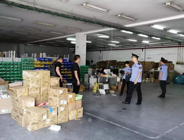 嘉定区市场监管局跨站化妆品“线上净网线下清源”风险排查