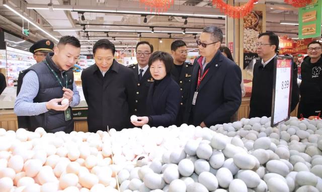 嘉定区区长陆方舟带队开展安全保障、市场供应大检查