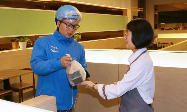 嘉定区举办“食安封签”试点推广活动